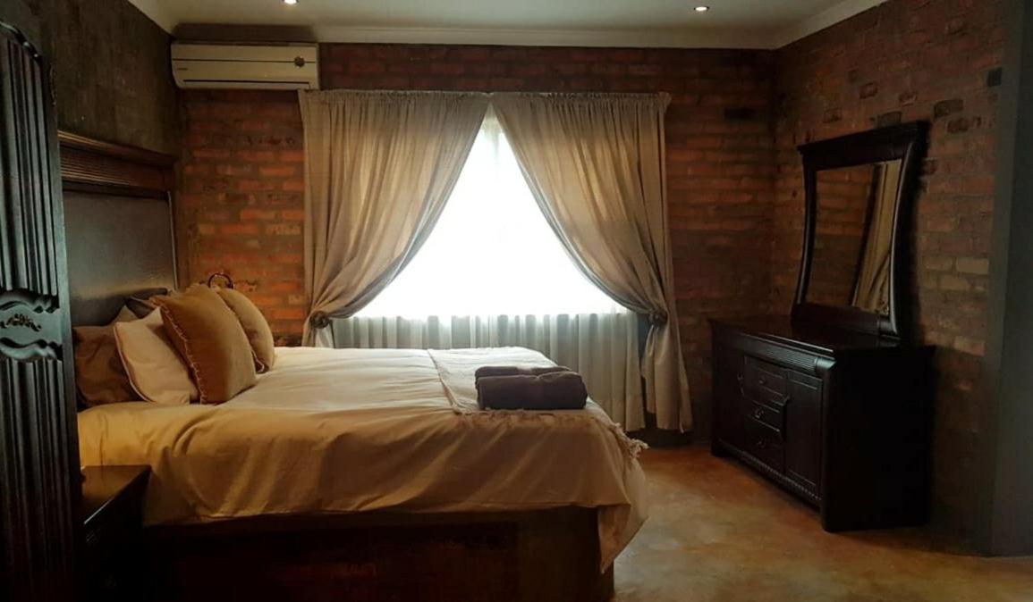 Maretlwane Guesthouse バッフェルスプアルト エクステリア 写真