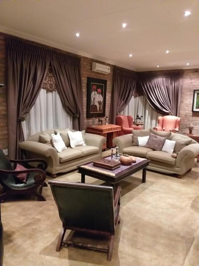 Maretlwane Guesthouse バッフェルスプアルト エクステリア 写真