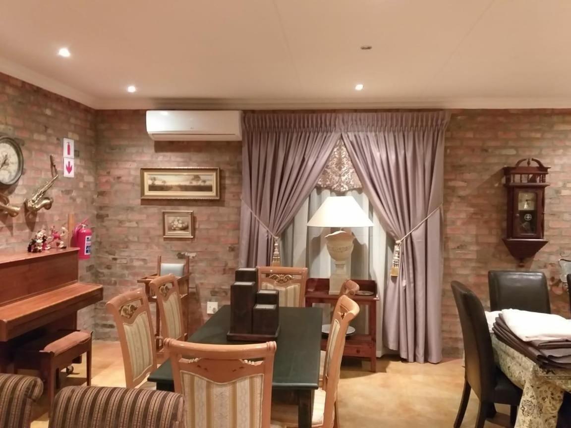 Maretlwane Guesthouse バッフェルスプアルト エクステリア 写真