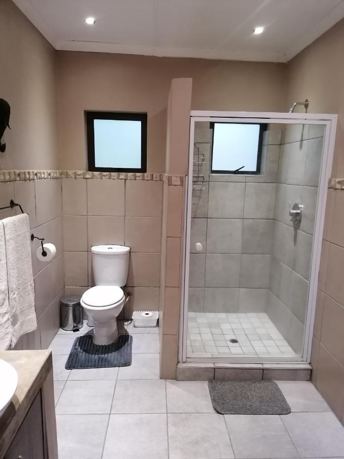 Maretlwane Guesthouse バッフェルスプアルト エクステリア 写真