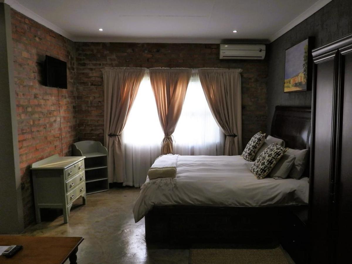 Maretlwane Guesthouse バッフェルスプアルト エクステリア 写真