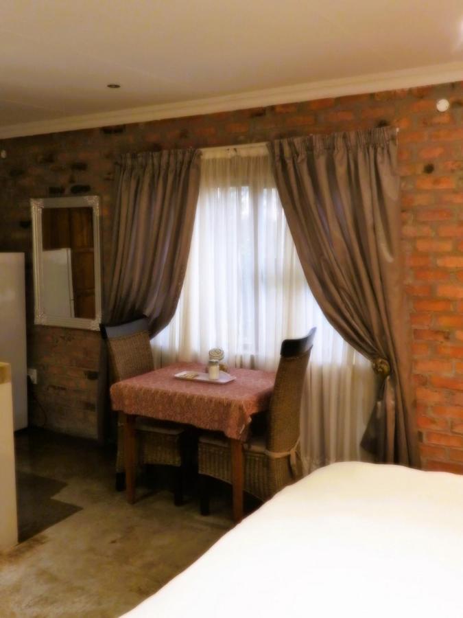 Maretlwane Guesthouse バッフェルスプアルト エクステリア 写真