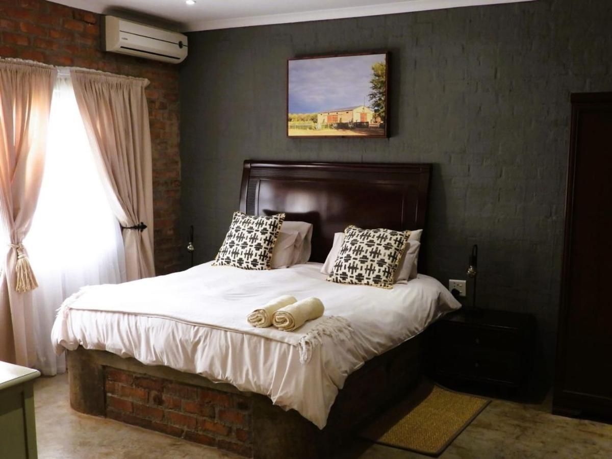 Maretlwane Guesthouse バッフェルスプアルト エクステリア 写真
