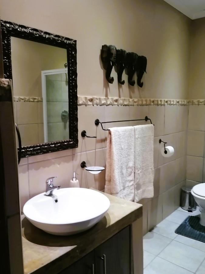 Maretlwane Guesthouse バッフェルスプアルト エクステリア 写真